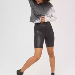 Aerie Offline The Hugger High Waisted Crackle 7” Bike Shorts